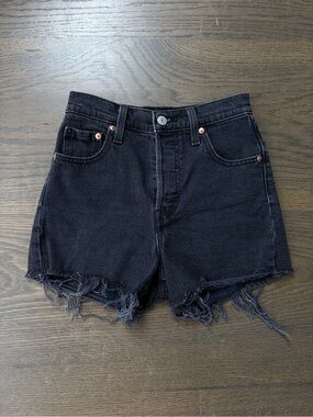 Levi’s Black Ribcage Shorts